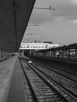 Architecture and interior, black and white shot on a Fujifilm X-E4, May 2022.