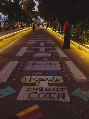 Low light, street and documentary photo shot on a Fujifilm X100V, November 2022.